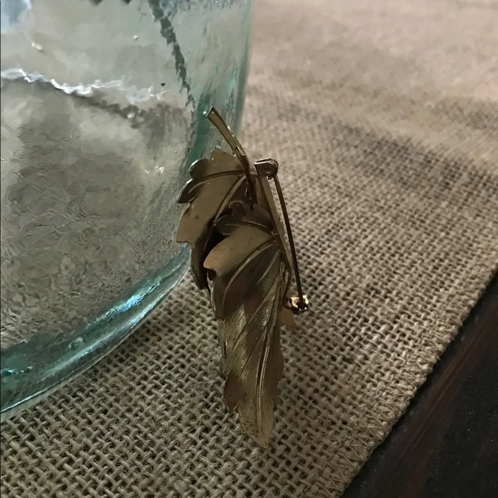 Vintage Double Maple Leaf Gold Tone Brooch
